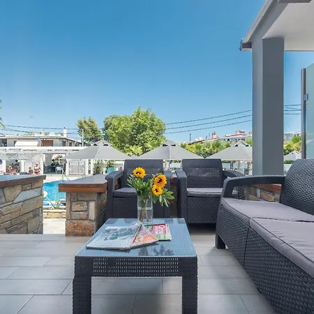 Dionysos & فندق هانيوتي