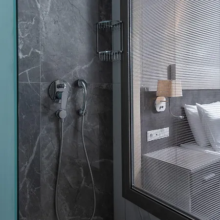 Dionysos & فندق هانيوتي