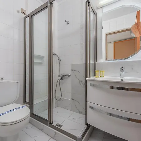 Dionysos & فندق 3*