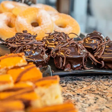 Dionysos & Szálloda