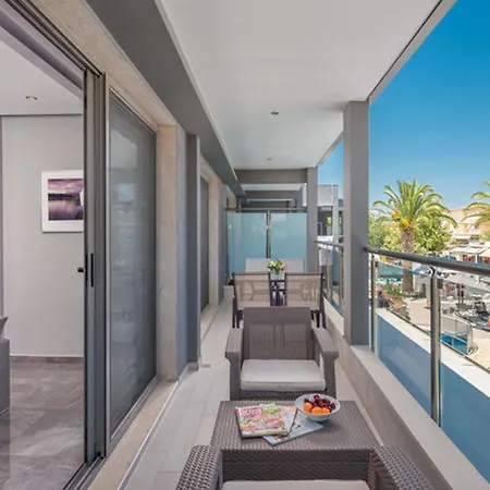 Dionysos & 3* Hanioti