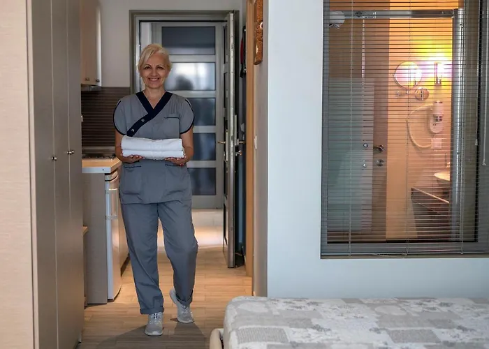 Dionysos & Ханиоти