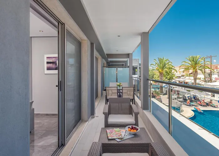 Dionysos & 3* Ханиоти