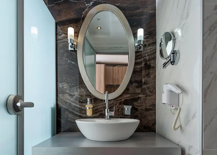 Dionysos & Отель Ханиоти