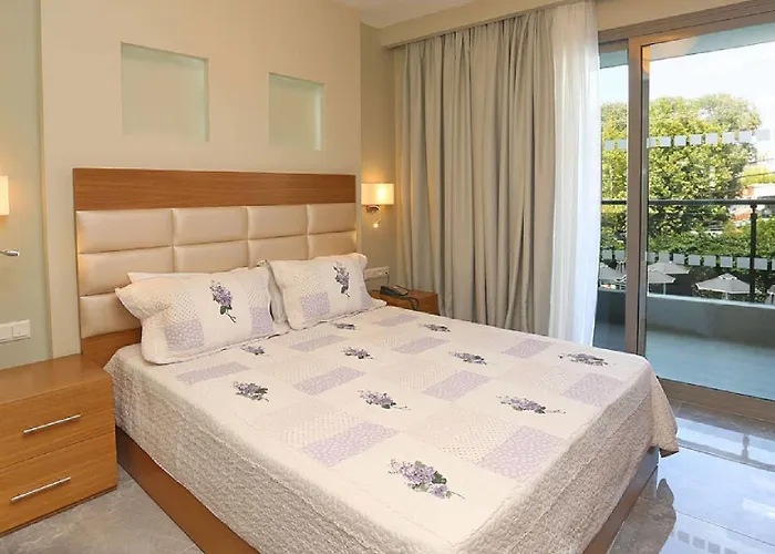 Dionysos & Otel
