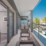 Dionysos & Hotel
