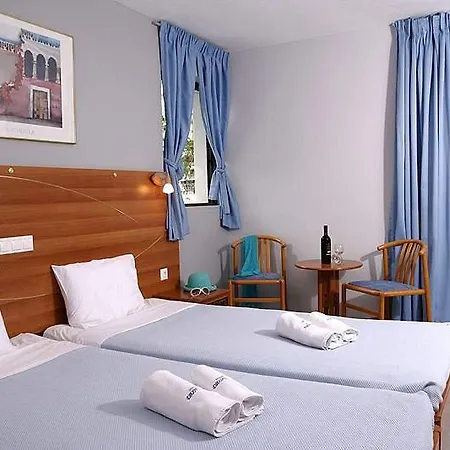 Dionysos & Hotel 3*