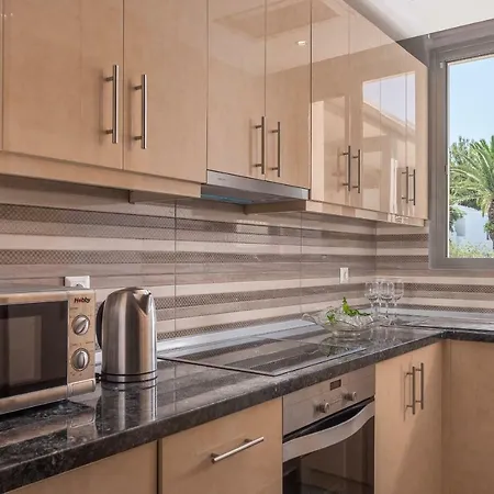 Dionysos & Chaniotis