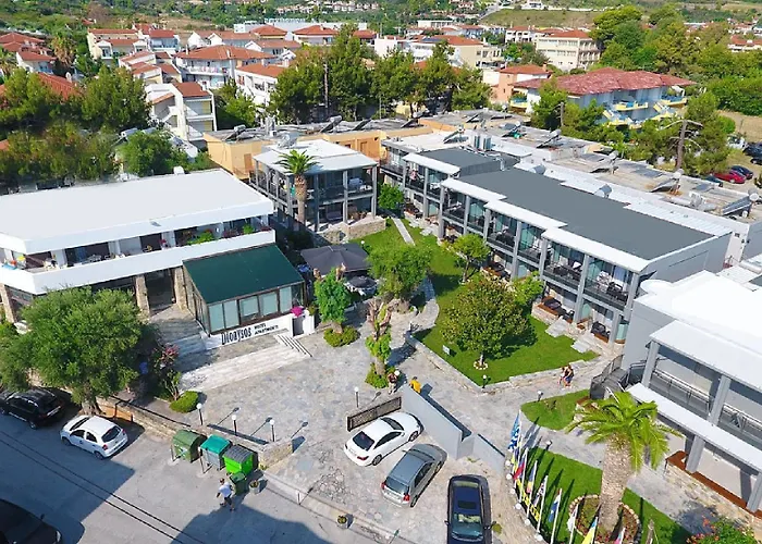 Dionysos & 3* Chaniotis